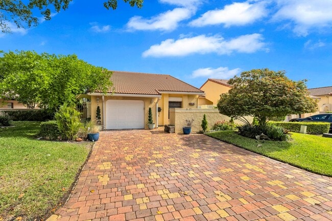 Photo - 2075 NW 15th Pl