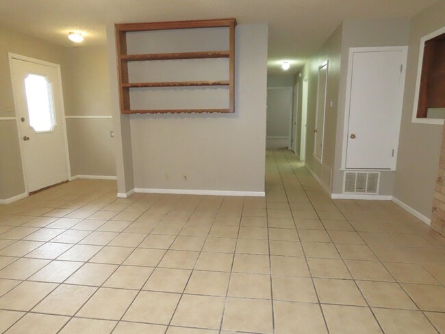 Photo - South Tyler! 3 Bedroom, 2 Bath Duplex w/Garage