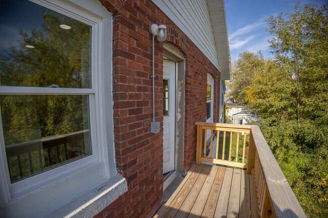 Photo - 421 Marshall St