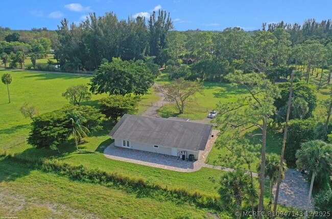 2221 F Rd