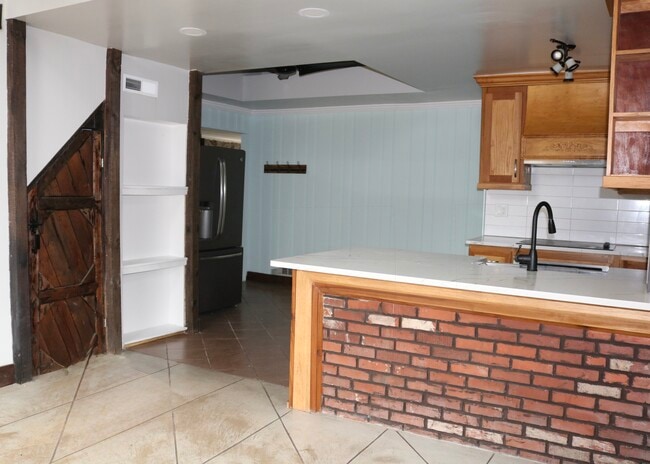 Photo - 1027 Woodward Cir SW