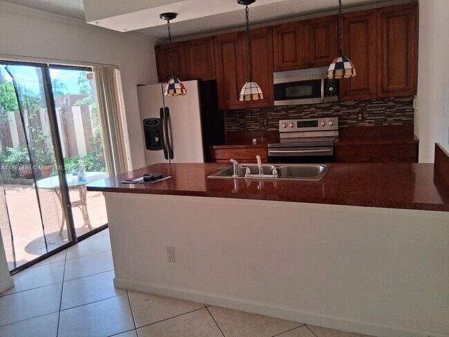 Building Photo - 8369 N Coral Cir Rental