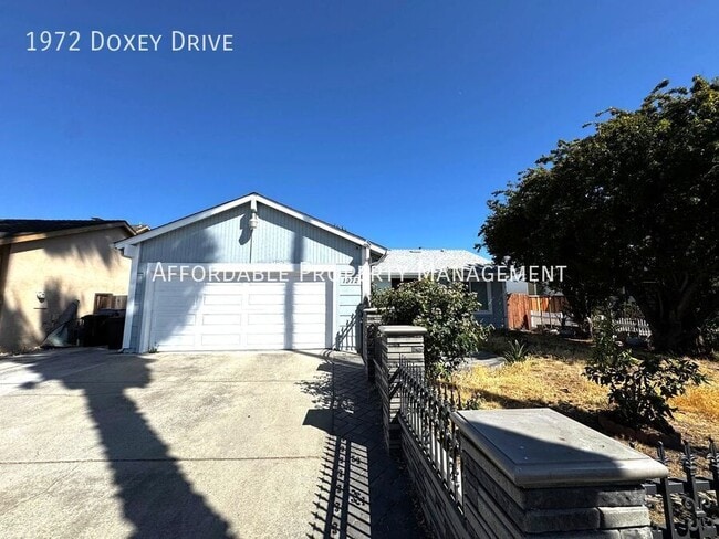 Building Photo - 1972 Doxey Dr Rental