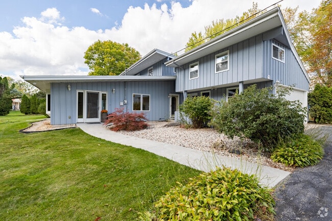 Building Photo - 4705 Highland Park Dr Rental