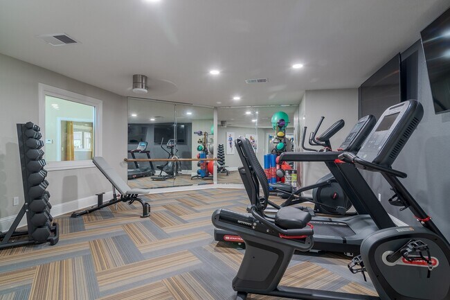 Grove at Stonebrook Apartments and Townhomes