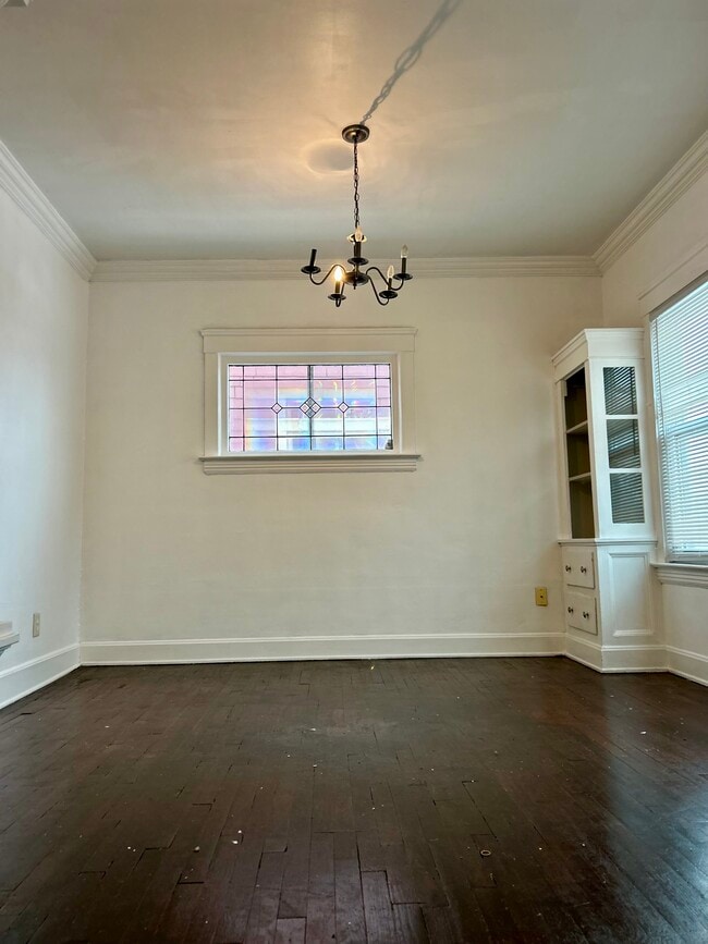 Photo - 2027 Chesterland Ave Unidad Up