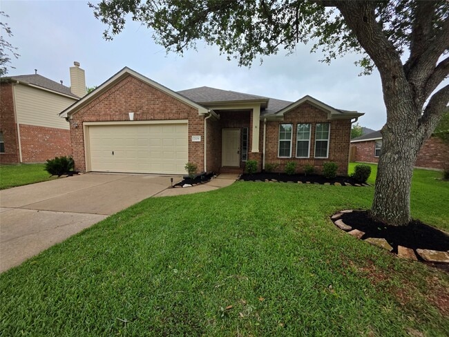 Building Photo - 2108 Goldfinch Ln