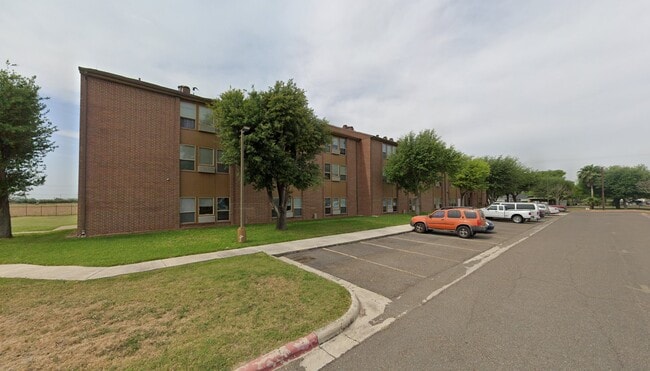 Photo - 900 Los Ebanos Rd