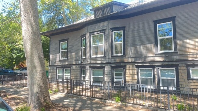 Photo - 745w3rd Unidad DOWN