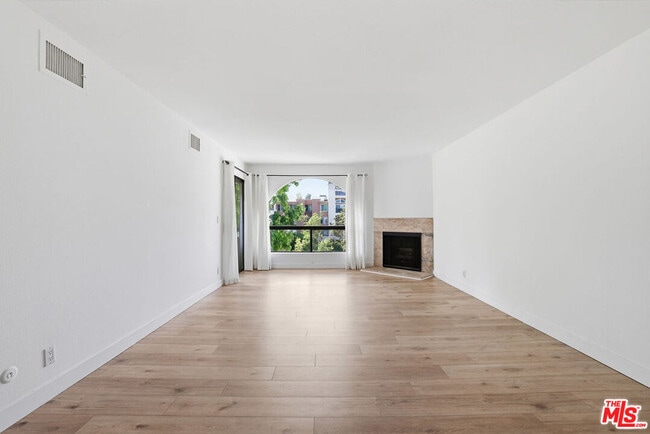 Photo - 21650 Burbank Blvd Unit 315