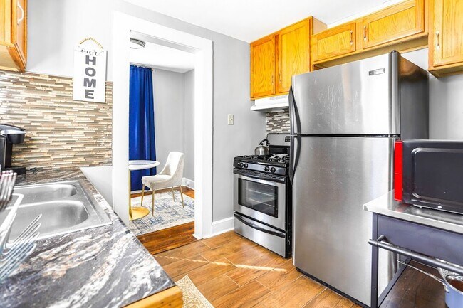 2280 Dauphine St Unit B