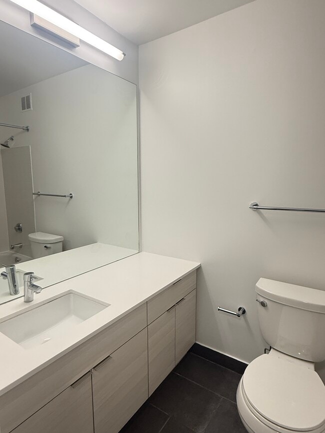 Photo - 435 E Ohio-609 Unit 609