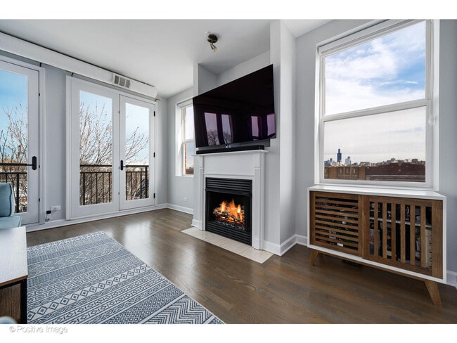 Photo - 2401 W Lexington St