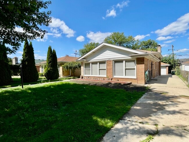 Building Photo - 3942 W Fitch Ave Rental