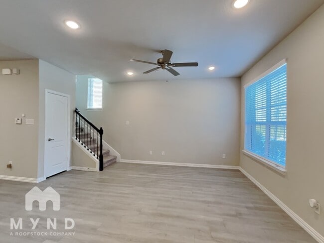 Photo - 1272 Alamo Dr