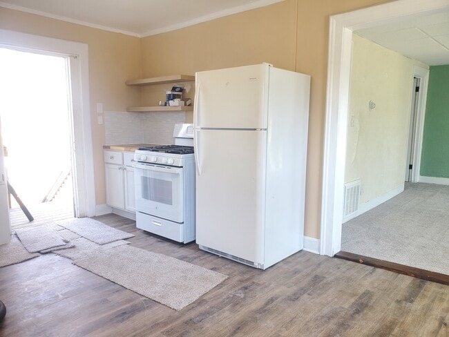 Photo - 738 N Waterloo St Unidad 3