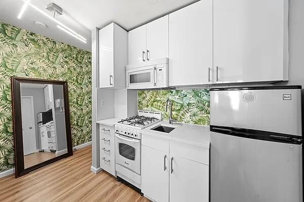 45 E 25th St Unit 12D
