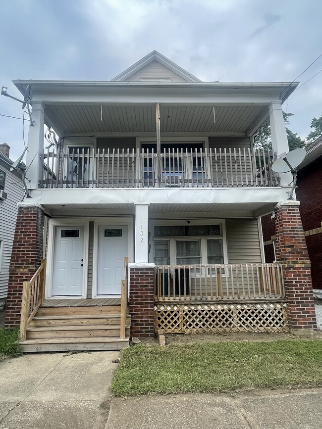 Photo - 132 E 31st St Unit Upper