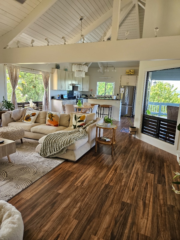 Photo - 140 Kaupea St