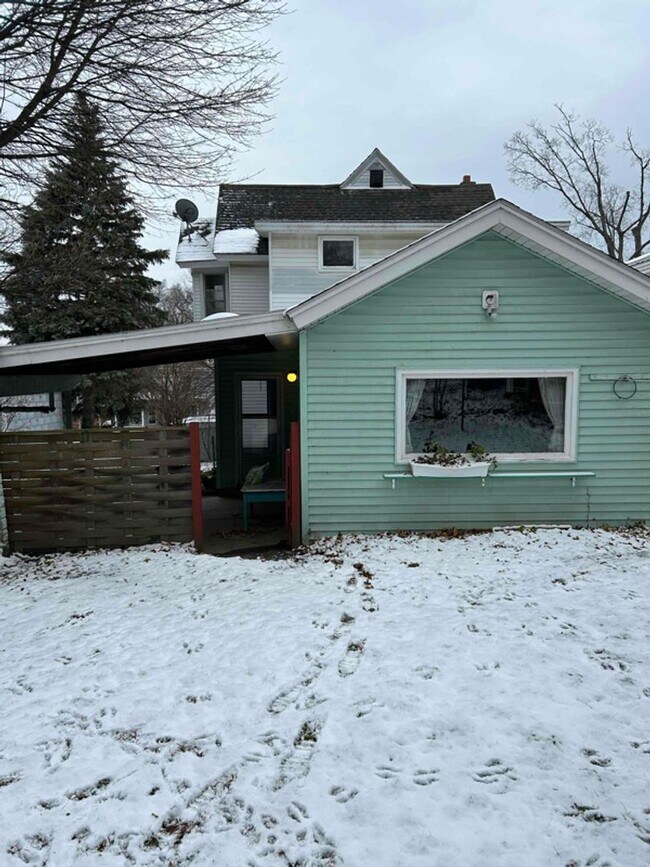 Photo - Spacious & Charming! Ready for your Family!!