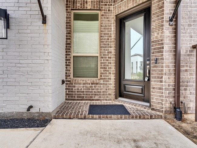 Photo - 19707 Curved Steel Dr