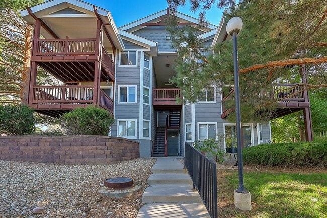 Building Photo - $1,650.00 - 2 Bedrooms, 1.5 Bathrooms Condo in Aurora with Cozy Fireplace! Unit 1832L