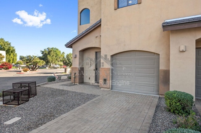Photo - 5998 N 78th St