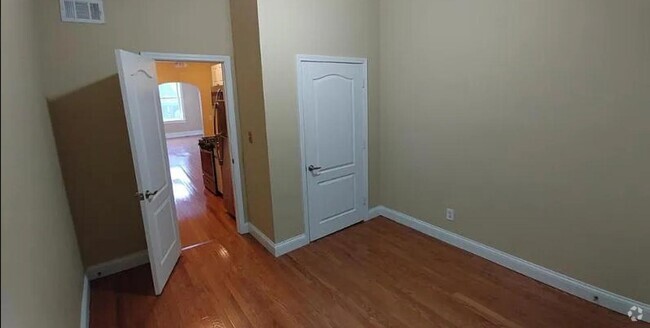 Building Photo - 1410-1412 N. Ashland Ave. - 12-3 Rental