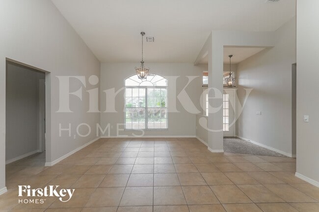 Photo - 5718 Wedgefield Dr