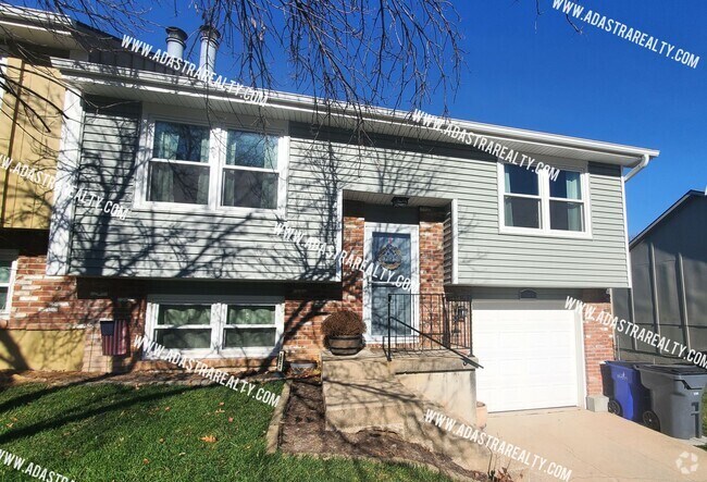 Building Photo - Beautiful Hard to Find Duplex in Olathe No... Rental