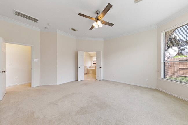 Building Photo - 16027 Belleshire Ln