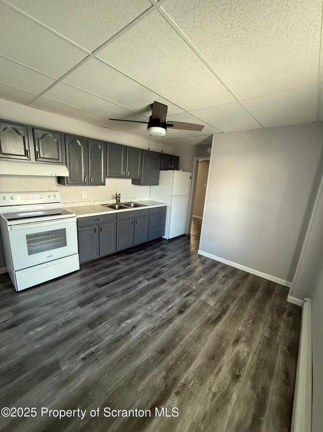 Building Photo - 148 Monroe St Rental