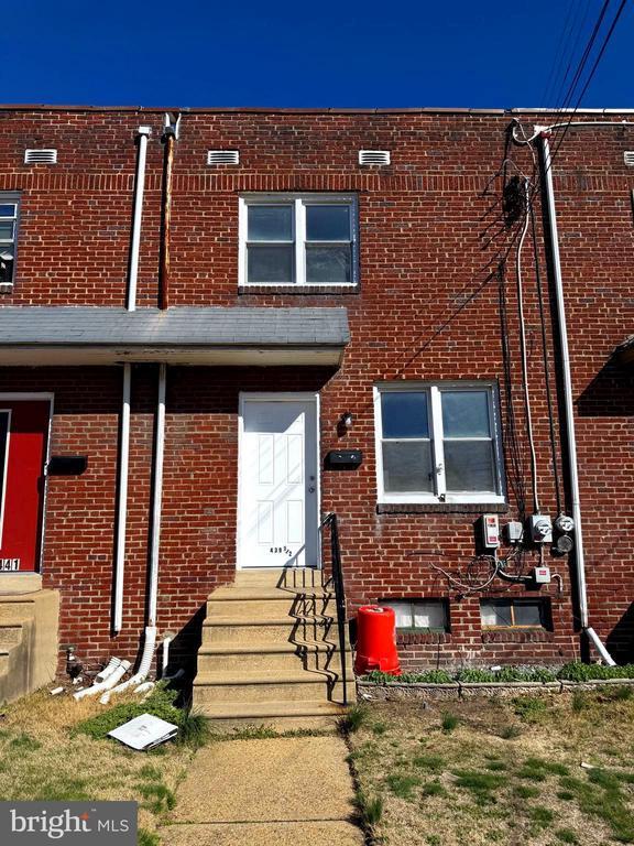 Building Photo - 439 1/2 Thomson Ave Rental