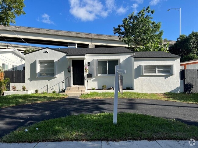 Building Photo - 736 NW 41st St Rental