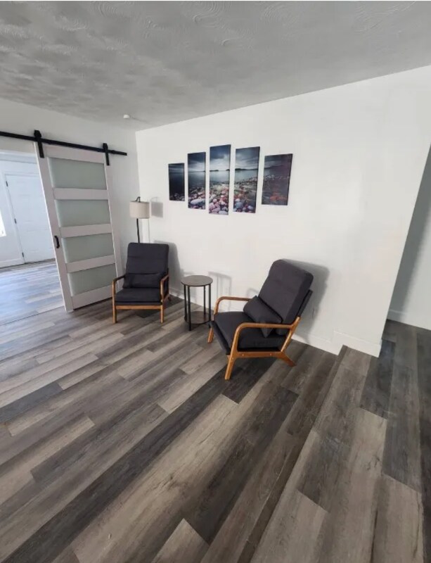 Photo - 814 Hall St House