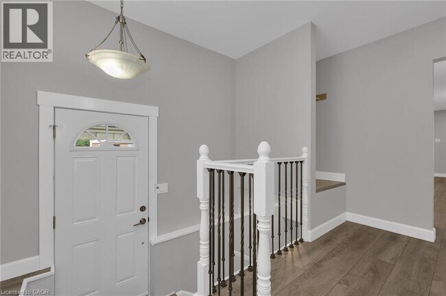 Photo - 27 St George St