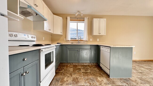 Photo - 9105-113A 113a Ave