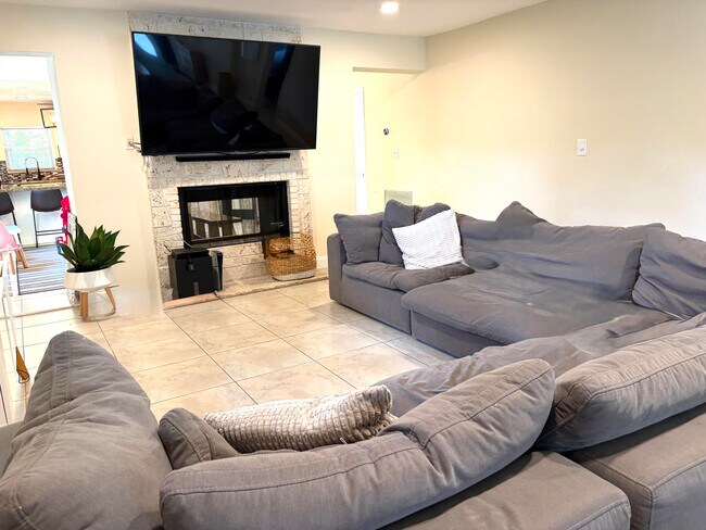 Photo - 2615 Roosevelt St