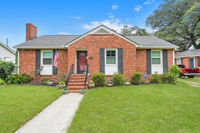 Photo - Charming 3-Bedroom Home in Savannah’s Parkside Neighborhood