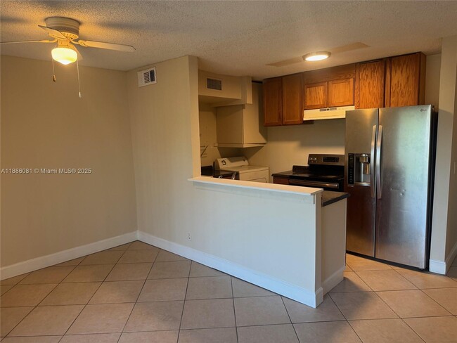 Photo - 4519 Treehouse Ln Unit G