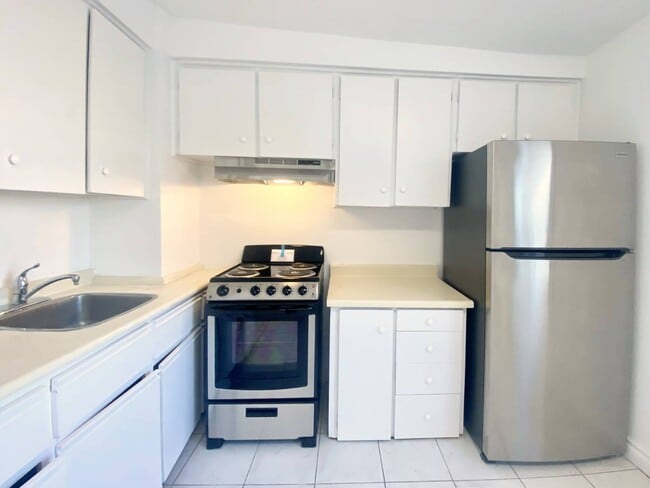 Photo - 195 Blackthorn Ave Unit 3