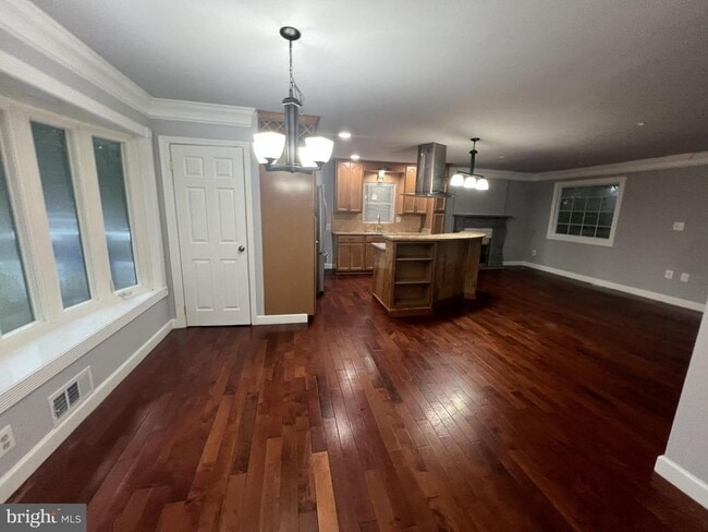 Photo - 6707 Jerome St