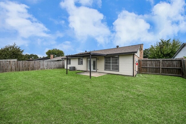 Photo - 7023 Maczali Dr
