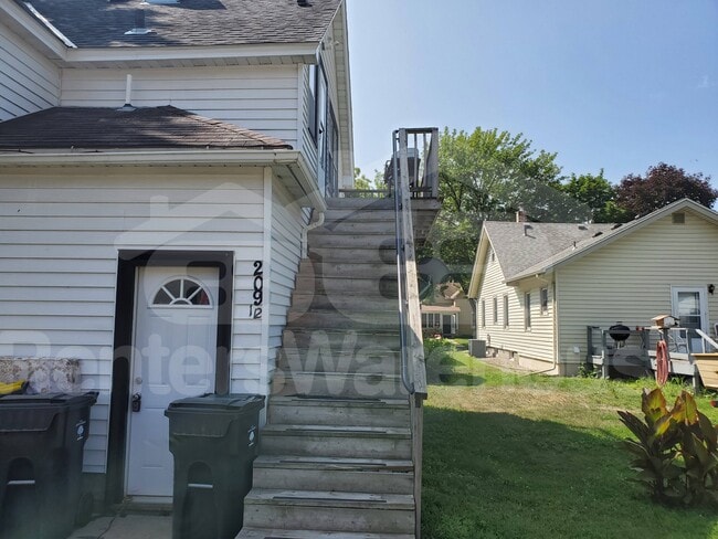 Photo - 209 1/2 Cross Street