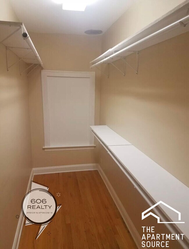 Photo - 2140 Clarence Ave Unidad 2S