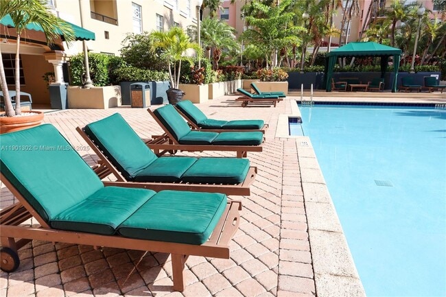 Photo - 520 SE 5 Ave Unidad 2411