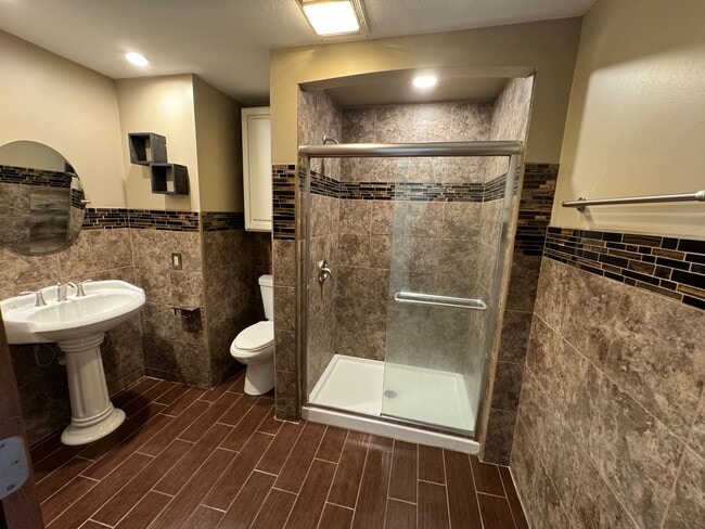 Photo - Spacious 2BR Duplex with Laundry Hookups + Big Yard