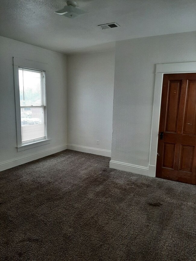 Photo - (1614 8th Ave)