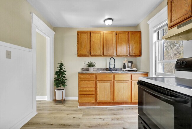 Photo - 1033 E Cesar E Chavez Ave