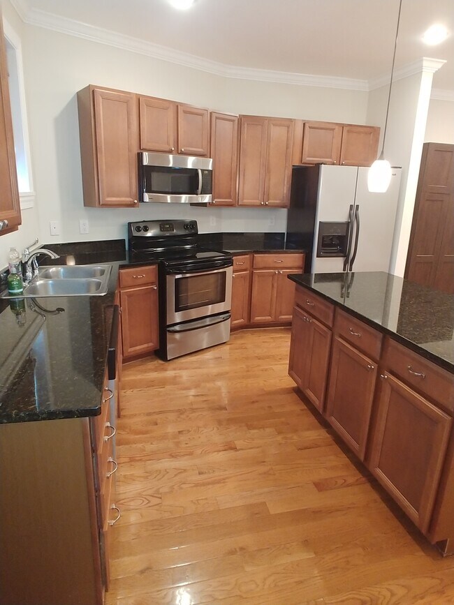 Photo - 1354 Pennsylvania Ave SE